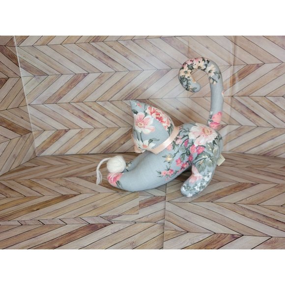 Light blue Floral Plush cat Playing with Yarn Handmade Decor Creative Crafts PA - Picture 2 of 5